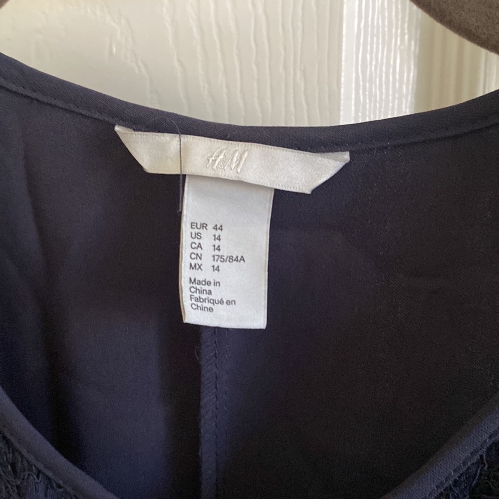 H&M - romper - Picture 2 of 3